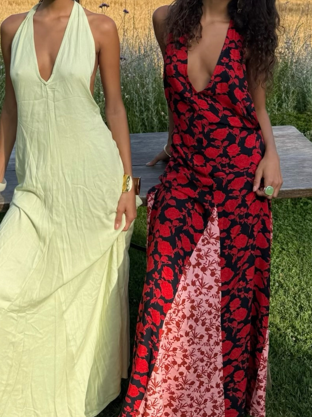 Rosavelle Kontrastowa sukienka maxi w kwiaty