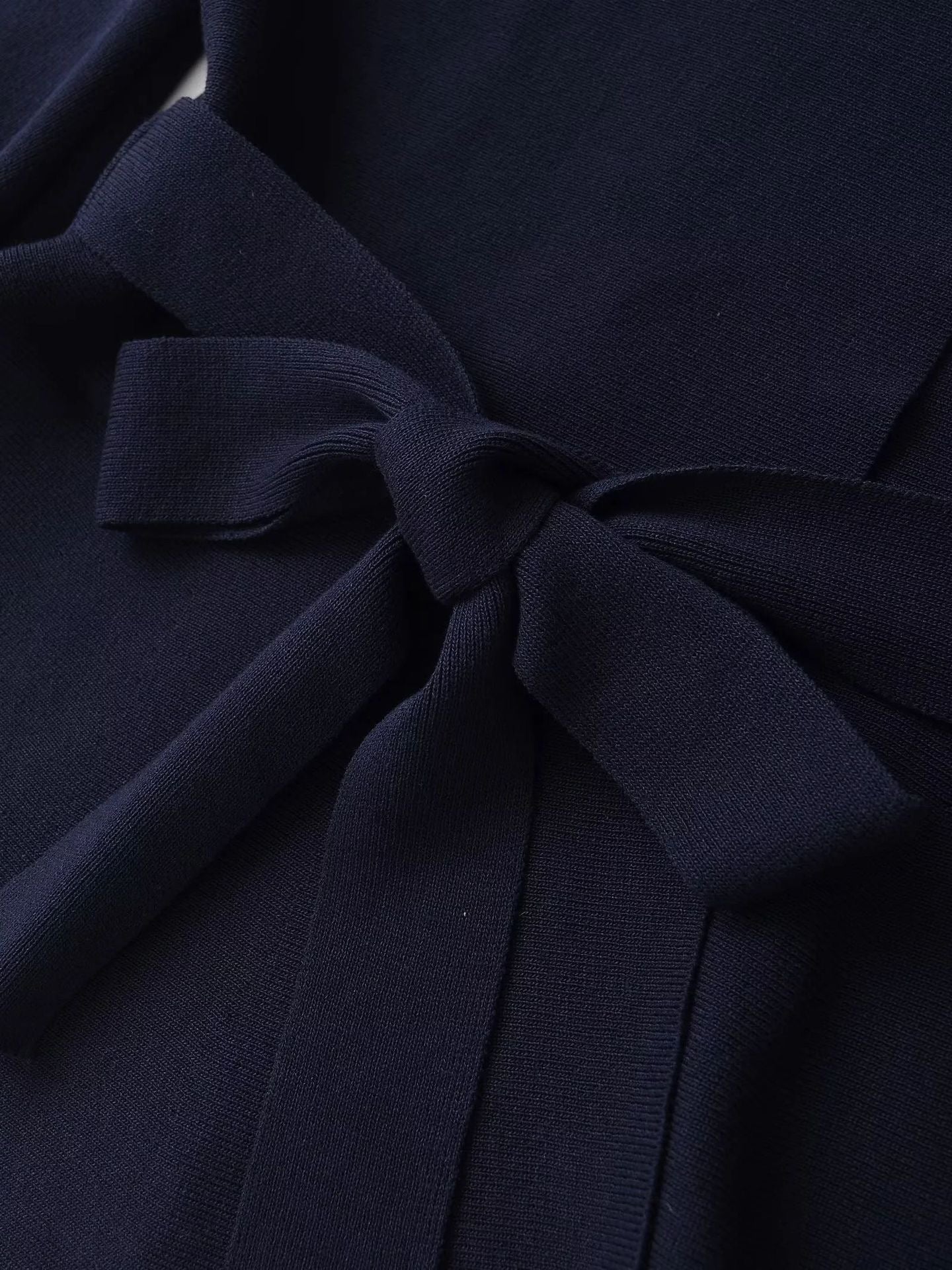Sweter Avery z wiązaniem