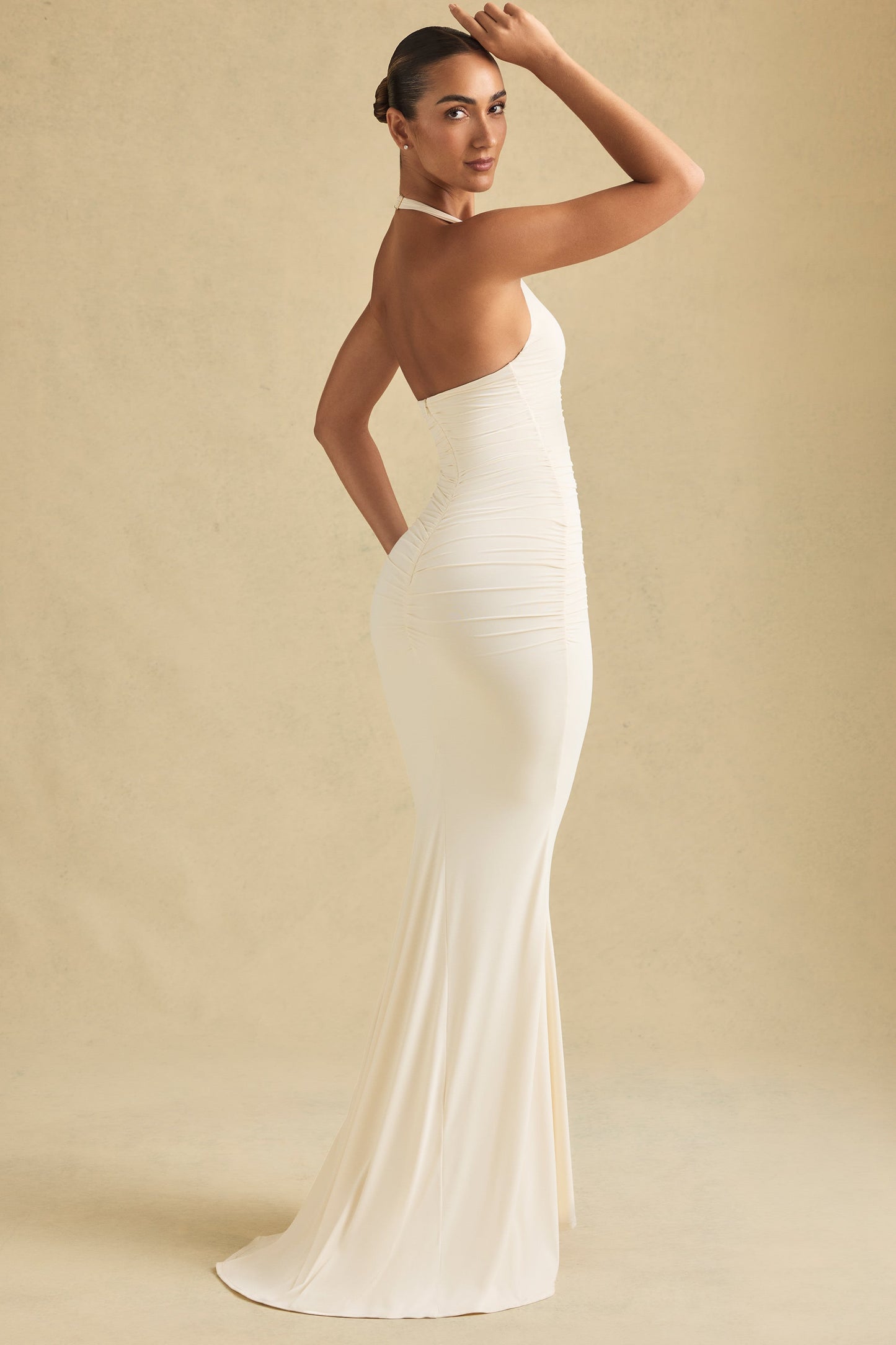 Celesti Elegancka suknia z dekoltem halter