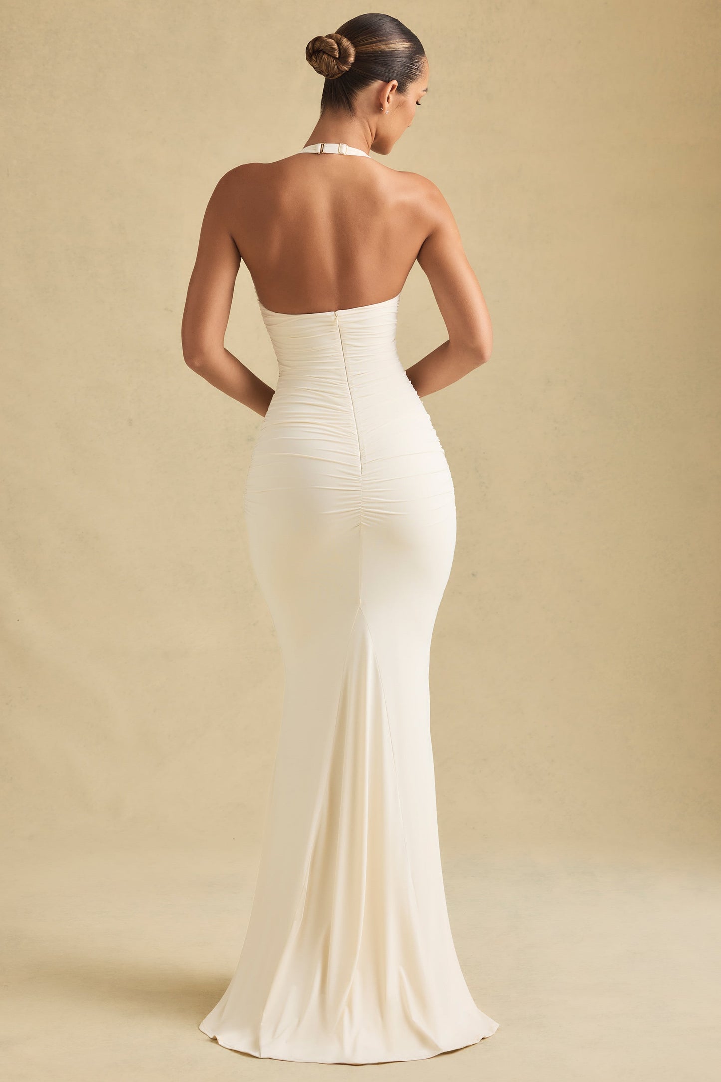 Celesti Elegancka suknia z dekoltem halter